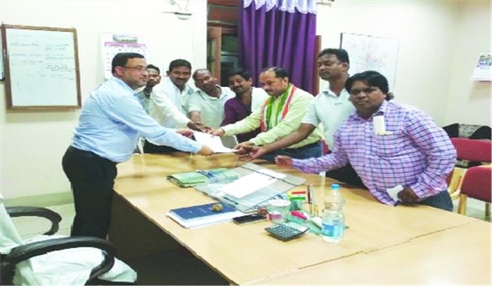 27 दिन काम करने के बाद मिला 3 दिन का वेतन