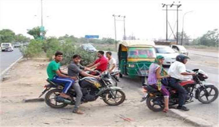 अवैध कटों के कारण राष्ट्रीय राजमार्ग पर जाम