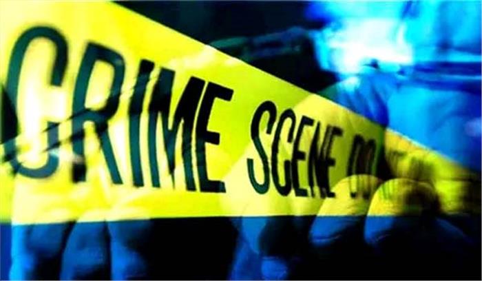 हत्या के आरोप में व्यक्ति गिरफ्तार हत्या के आरोप में व्यक्ति गिरफ्तार