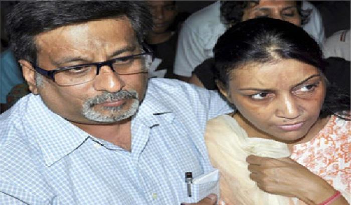 स्वर्ण मंदिर में मत्था टेकने को तलवार दंपती रवाना स्वर्ण मंदिर में मत्था टेकने को तलवार दंपती रवाना