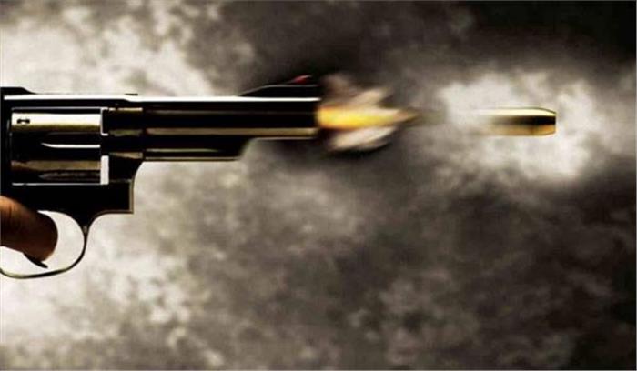 बिहार :एक ही परिवार के दो लोगों की गोली मारकर हत्या बिहार :एक ही परिवार के दो लोगों की गोली मारकर हत्या