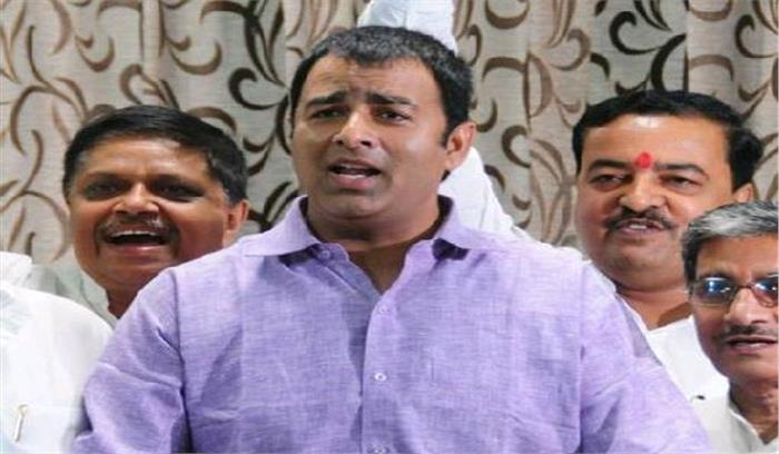 ताजमहल को धब्बा कहने पर संगीत सोम का बना मजाक