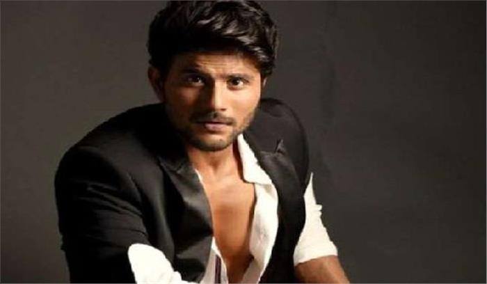 शाहरुख खान बहुत ऊर्जावान : मुस्तफा