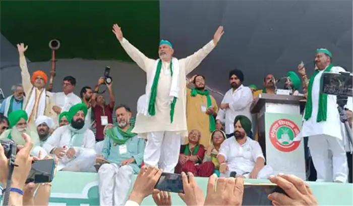 मुजफ्फरनगर महापंचायत में गरजे राकेश टिकैत, बोले : भाजपा को देनी होगी वोट की चोट मुजफ्फरनगर महापंचायत में गरजे राकेश टिकैत, बोले : भाजपा को देनी होगी वोट की चोट