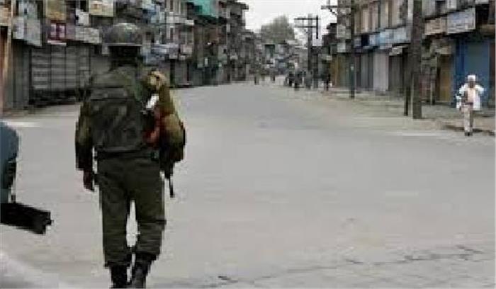 श्रीनगर के कई इलाकों में प्रतिबंध​​​​​​​