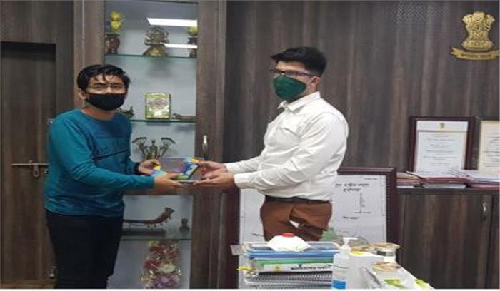 एनडीए में सफल होने पर कलेक्टर ने कहा, शाबाश अमोल