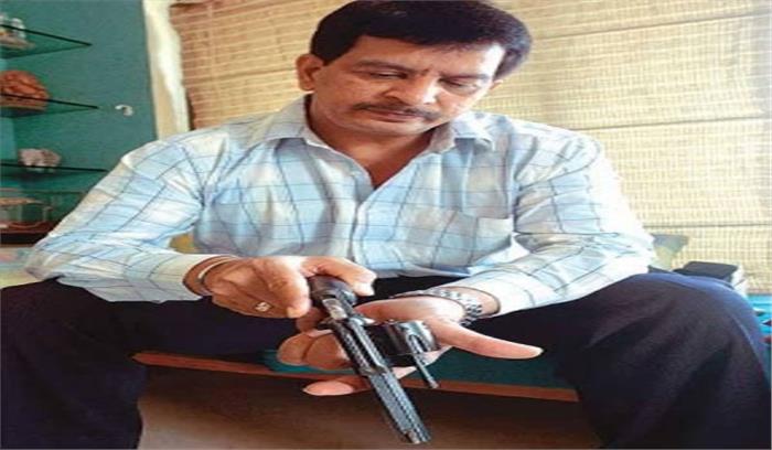 एनआईए ने वसूली रैकेट मामले में एनकाउंटर किंग प्रदीप शर्मा से पूछताछ की