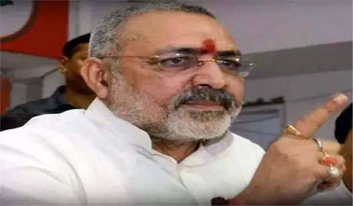 एनआरसी को देश के चश्मे से देखें, वोट के चश्मे से नहीं : गिरिराज