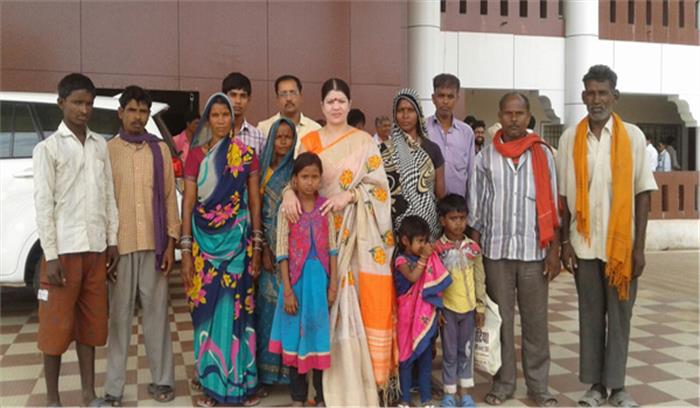 आगजनी से प्रभावित परिवारों को शासन-प्रशासन से नहीं मिल रही सहायता