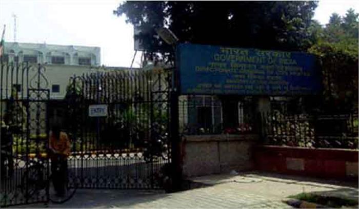 नाम में संशोधन के लिए शुल्क नहीं वसूल सकते एयरलाइन