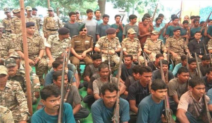 छत्तीसगढ़ के नारायणपुर जिले में 62 नक्सलियों का समर्पण