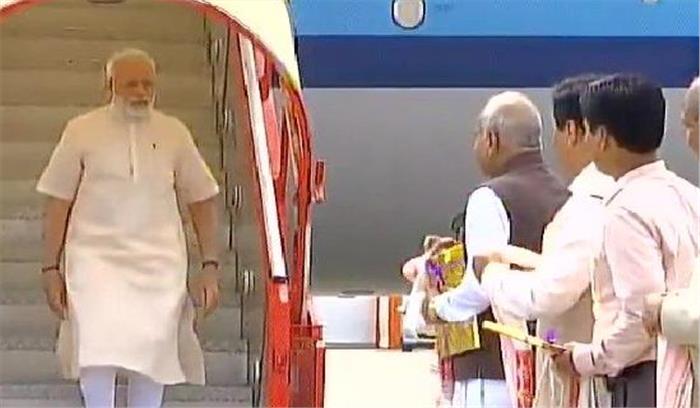 पीएम मोदी बाढ़ की स्थिति की समीक्षा के लिए असम पहुंचे