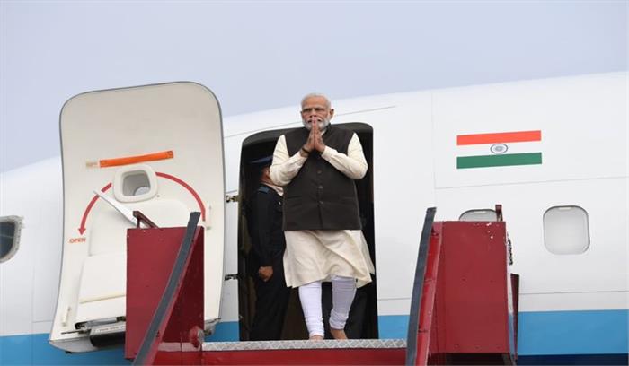 नेशनल गंगा काउंसिल की मीटिंग के लिए कानपुर पहुंचे प्रधानमंत्री नरेंद्र मोदी