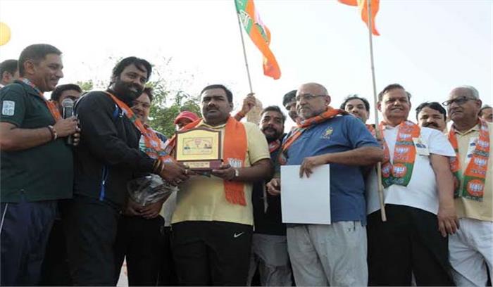 जयपुर में मोदी मैराथन में युवाओं का सैलाब उमड़ा