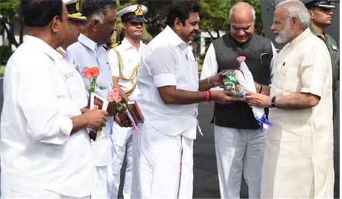 पीएम मोदी चेन्नई पहुंचे, पलानीस्वामी ने किया स्वागत