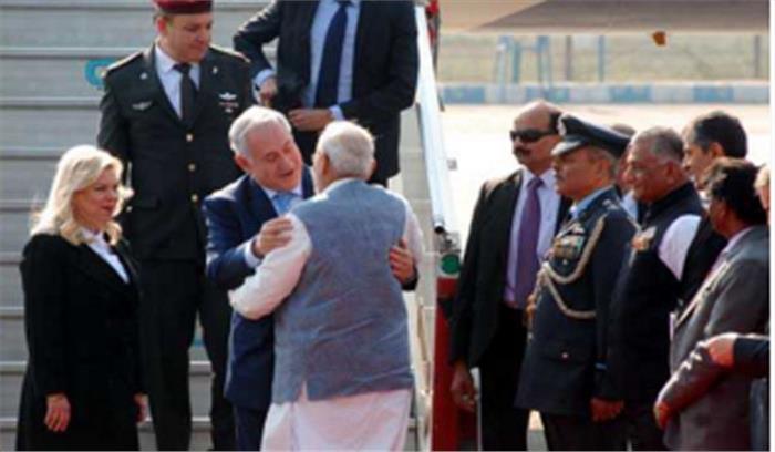 पीेएम मोदी ने नेतन्याहू को लगाया गले, तीन मूर्ति बना हाइफा चौक