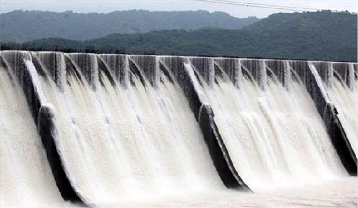 नर्मदा का जलस्तर बढ़ने से यातायात बाधित