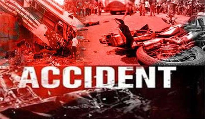 नासिक में सड़क दुर्घटना में दो की मौत, 9 घायल