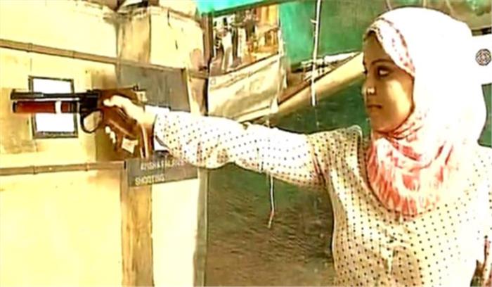 राष्ट्रीय शूटर आयशा फलक को भाजपा ने किया सम्मानित