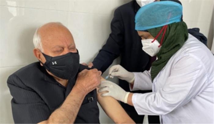 नेशनल कांफ्रेंस के अध्यक्ष फारूक अब्दुल्ला को अस्पताल से मिली छुट्टी नेशनल कांफ्रेंस के अध्यक्ष फारूक अब्दुल्ला को अस्पताल से मिली छुट्टी