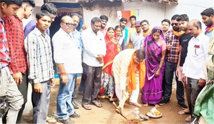 नवापारा: 2022 तक सबका होगा पक्का आशियाना: बजाज नवापारा: 2022 तक सबका होगा पक्का आशियाना: बजाज