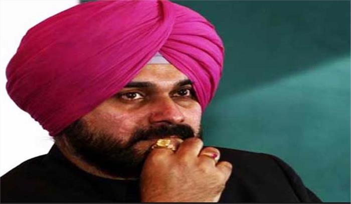 नवजोत सिंह सिद्धू ने कहा- पत्नी और बेटा स्वीकार नहीं करेंगे पद नवजोत सिंह सिद्धू ने कहा- पत्नी और बेटा स्वीकार नहीं करेंगे पद