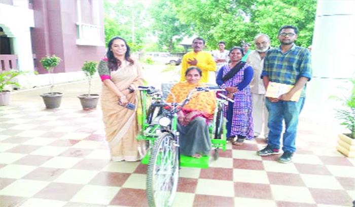 बेमेतरा : मोटराईज्ड ट्राईसिकल मिलने से जयंती की समस्या हुई दूर