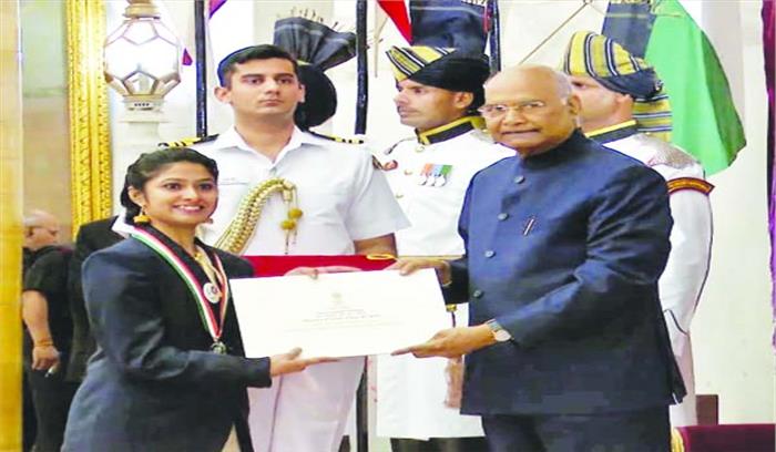 राष्ट्रपति के हाथों प्रियंका बिस्सा सम्मानित