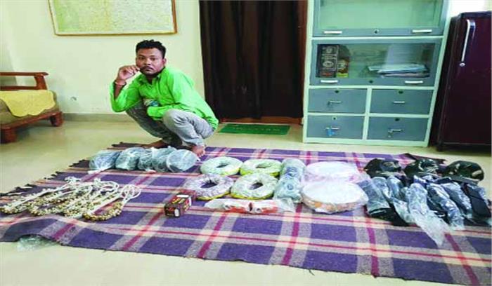 नोटबंदी, मुठभेड़ में भी नक्सलियों की मदद करने वाले दो पकड़ाए नोटबंदी, मुठभेड़ में भी नक्सलियों की मदद करने वाले दो पकड़ाए