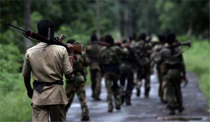 झारखंड : नक्सलियों ने तीन वाहनों में आग लगाई