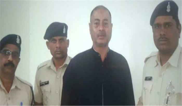 नया रायपुर में रिवाल्वर लेकर खुलेआम घूम रहा था युवक, गिरफ्तार