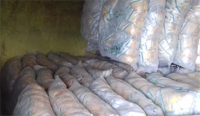 ग्रामीणों के शिकायत पर एसडीएम ने किया 100 बोरी अमृत नमक जब्त