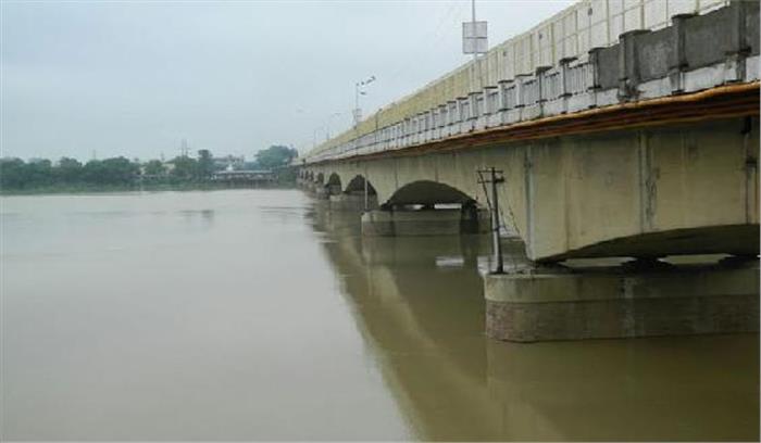 नेपाल से छाेड़ा गया पानी, राप्ती नदी में आ सकती है बाढ़