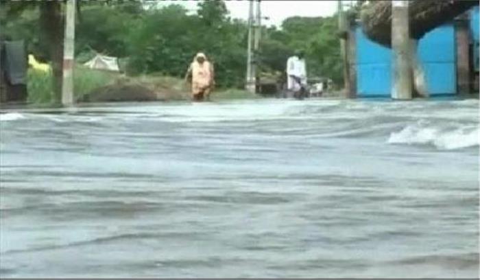 बाढ़ से 600 गांव प्रभावित, 373 गांव पानी से घिरे