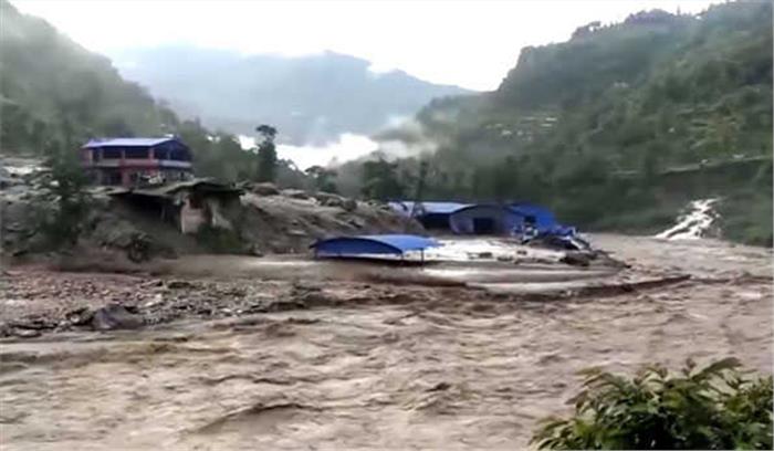 नेपाल में भूस्खलन, पांच लोगों की मौत, 30 से अधिक लापता नेपाल में भूस्खलन, पांच लोगों की मौत, 30 से अधिक लापता