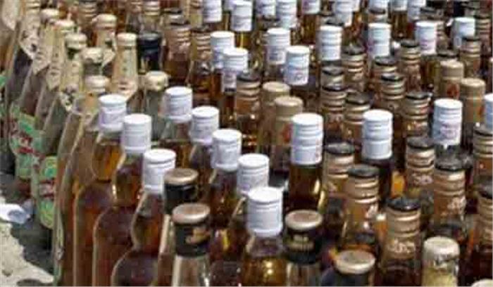 शिवहर में एक वाहन से भारी मात्रा में नेपाली शराब बरामद