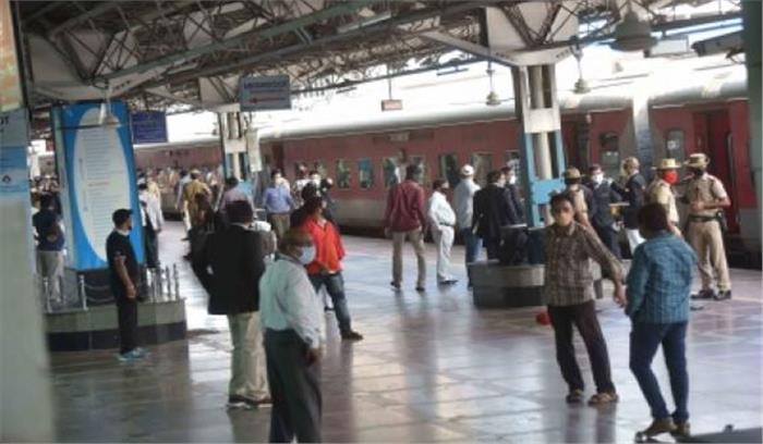 3840 ट्रेनों में सिर्फ 71 ट्रेनें हुई डायवर्ट, सिर्फ 4 ट्रेनों को लगा 72 घंटे से अधिक का समय