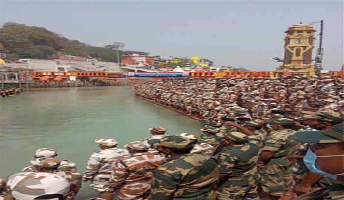 कुंभ में अंतिम दौर की तैयारियां, महिलाओं के लिए नए चेंजिंग रूम