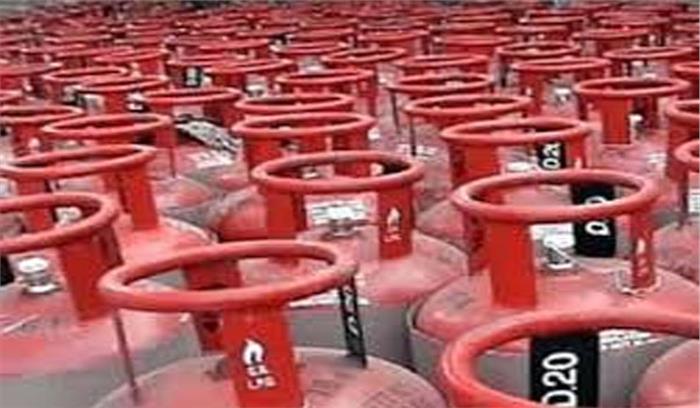 एलपीजी के दाम बढ़ने पर कांग्रेस, आप ने भाजपा पर निशाना साधा