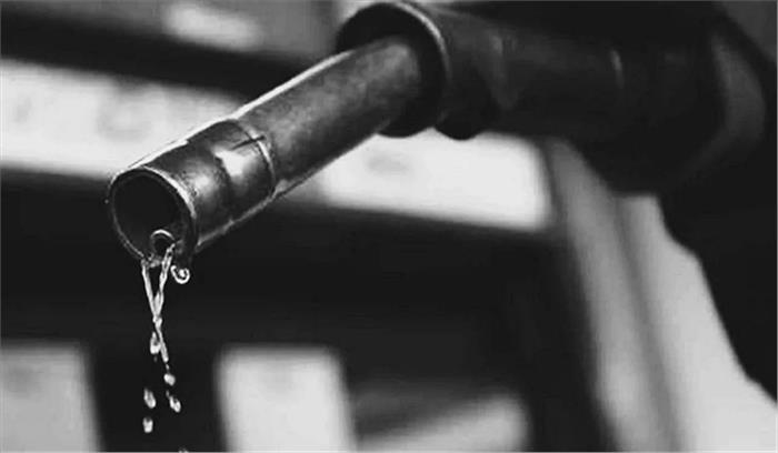पेट्रोल और डीजल लगातार दूसरे दिन हुआ सस्ता