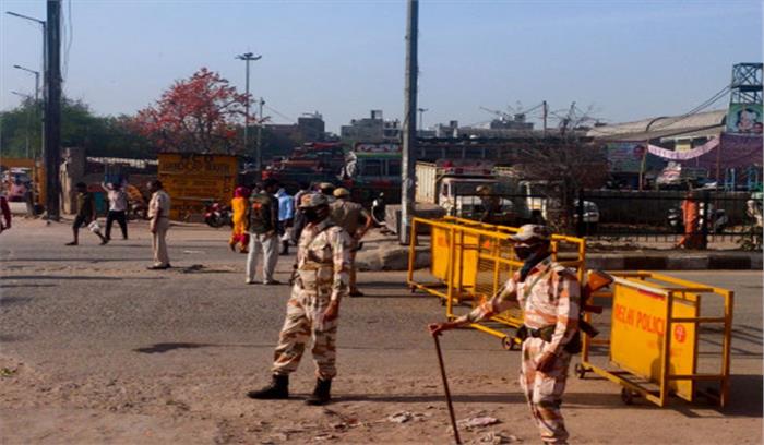 चोरी छिपे श्रमिकों को ले जा रहा ट्रक जब्त