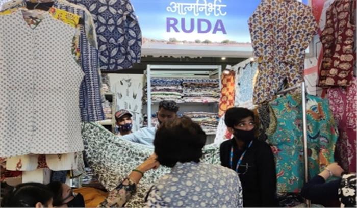 100 ग्राम की रजाईयां अन्तर्राष्ट्रीय व्यापार मेला-2021 में हिट