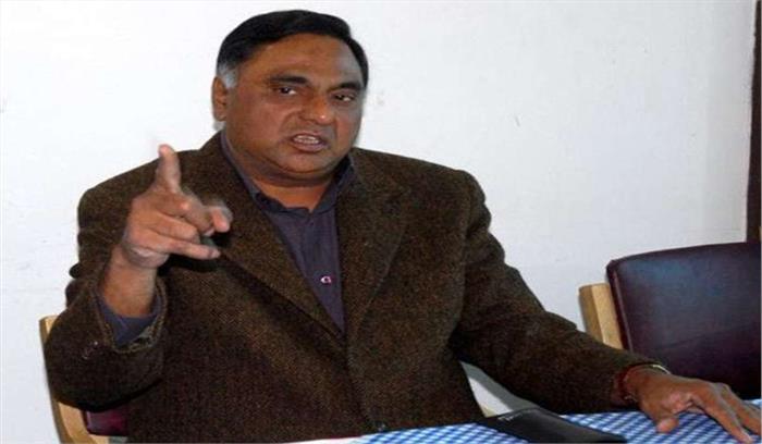 पेट्रोल-डीजल की बढ़ती कीमतों को लेकर आप-भाजपा आमने-सामने पेट्रोल-डीजल की बढ़ती कीमतों को लेकर आप-भाजपा आमने-सामने