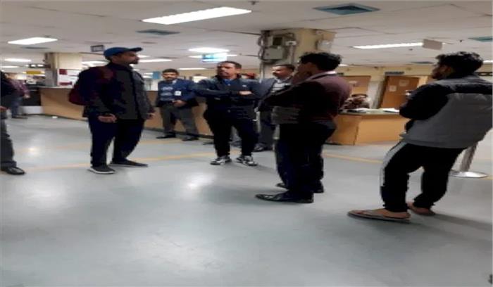 रॉबर्ट वाड्रा के जिम ट्रेनर को पीसीआर वैन ने मारी टक्कर