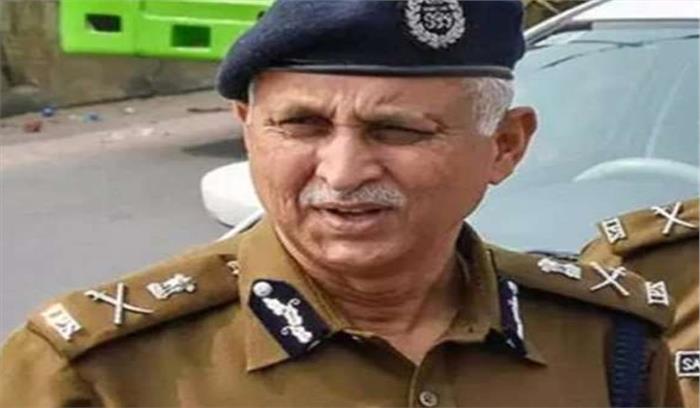 अपने दिलेरों की खातिर पुलिस कमिश्नर ने बनाया कोरोना व्हाट्सएप-ग्रुप अपने दिलेरों की खातिर पुलिस कमिश्नर ने बनाया कोरोना व्हाट्सएप-ग्रुप