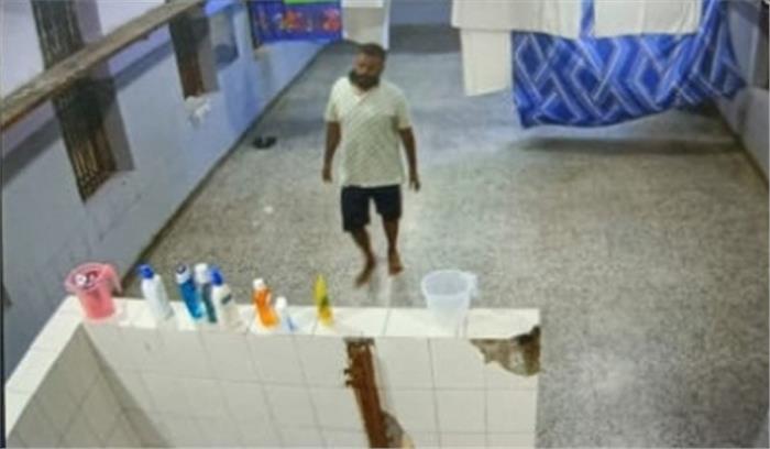 जेल में कोई मुझसे बात नहीं करता, मैं मानसिक रूप से परेशान हूं : सुकेश चंद्रशेखर