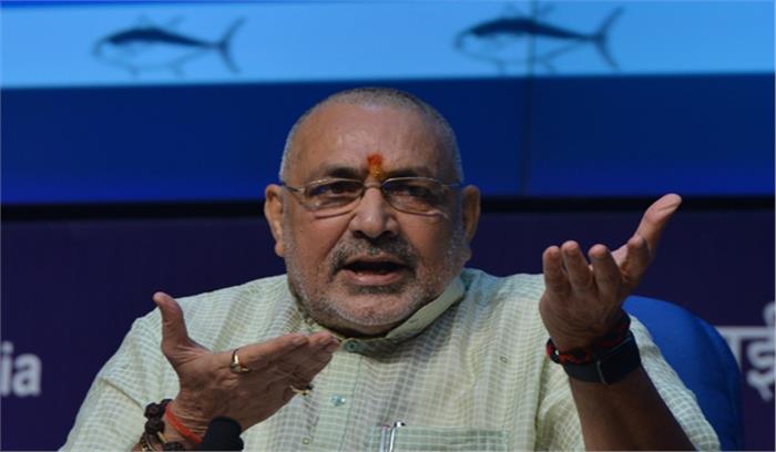 आनेवाले दिनों में सड़कों पर नहीं दिखेगा आवारा पशु : केंद्रीय मंत्री