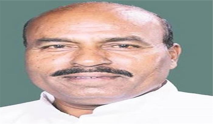 7 बार के सांसद ने पीएम मोदी के नेतृत्व में दूसरी पारी की शपथ ली 7 बार के सांसद ने पीएम मोदी के नेतृत्व में दूसरी पारी की शपथ ली