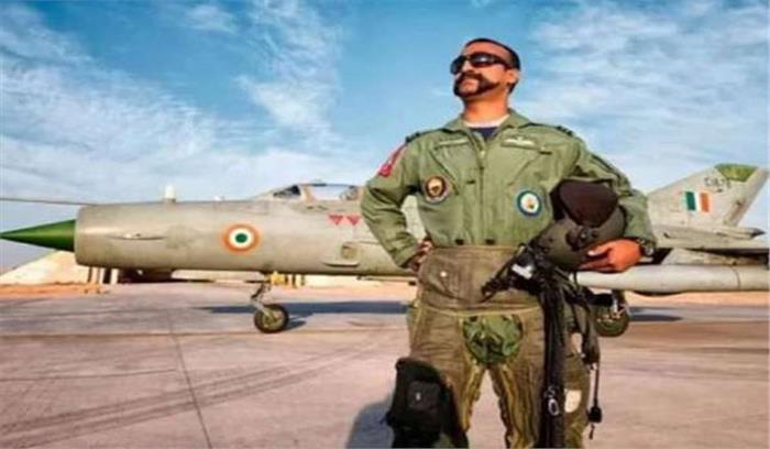 वायुसेना दिवस पर अभिनंदन ने उड़ाया मिग-21