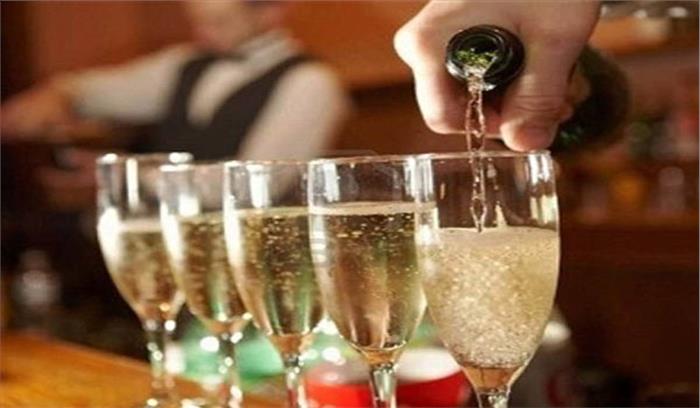 दिल्ली में बिना लाइसेंस चल रहा था बार, मालिक गिरफ्तार दिल्ली में बिना लाइसेंस चल रहा था बार, मालिक गिरफ्तार